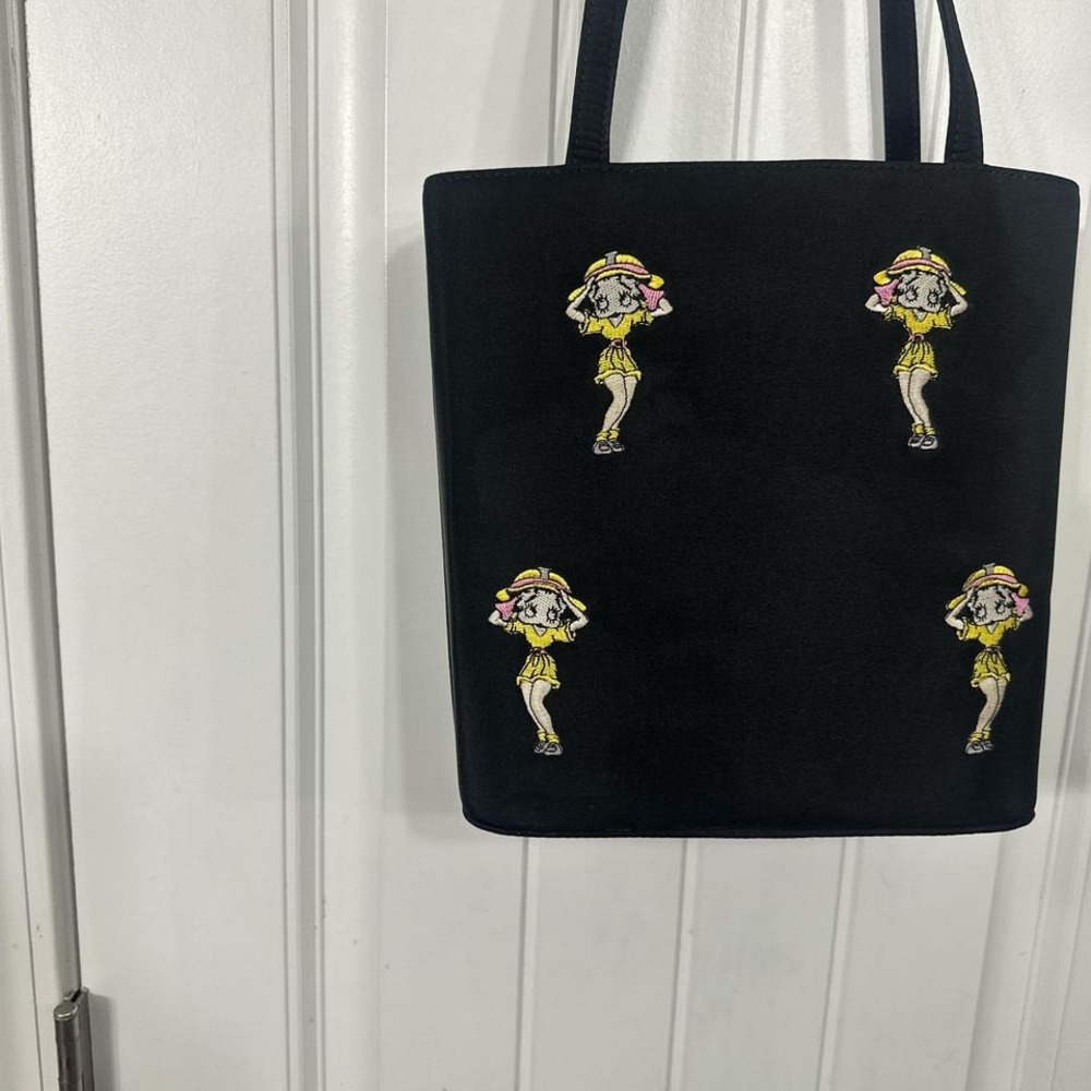 Betty‎ Boop Embroidered Structured Bag. - Picture 2 of 7